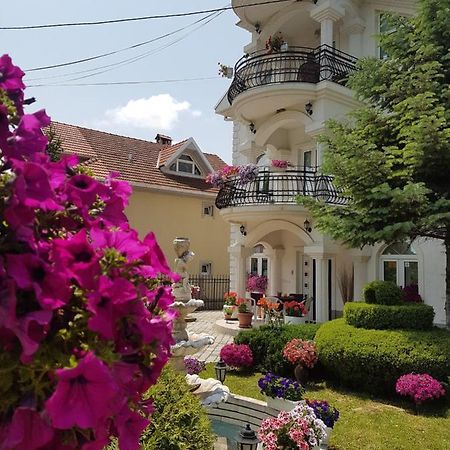 Apartment Cace كومانوفو المظهر الخارجي الصورة