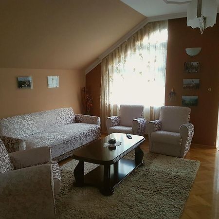 Apartment Cace كومانوفو المظهر الخارجي الصورة
