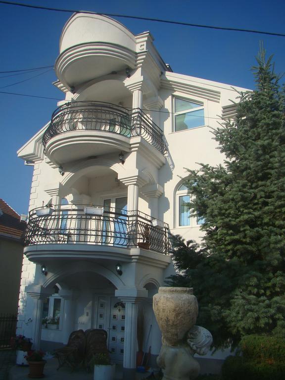 Apartment Cace كومانوفو المظهر الخارجي الصورة