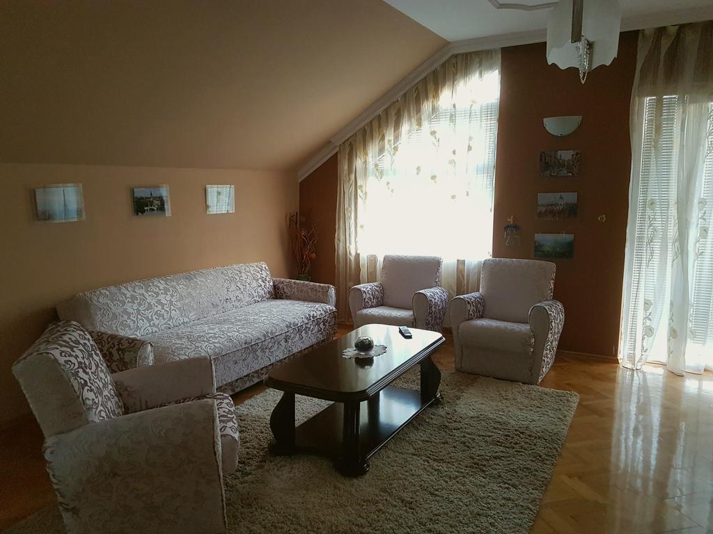 Apartment Cace كومانوفو المظهر الخارجي الصورة