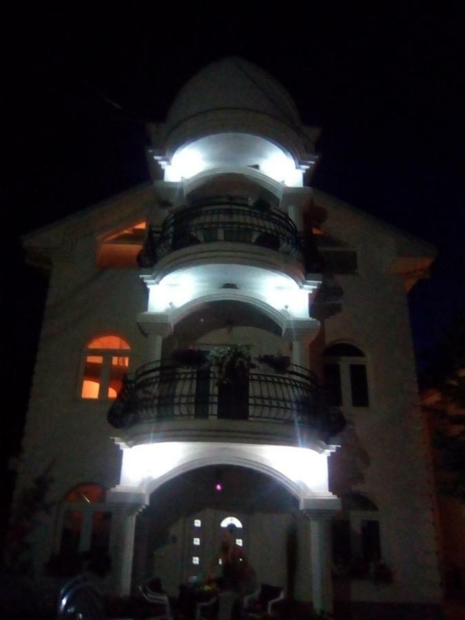 Apartment Cace كومانوفو المظهر الخارجي الصورة
